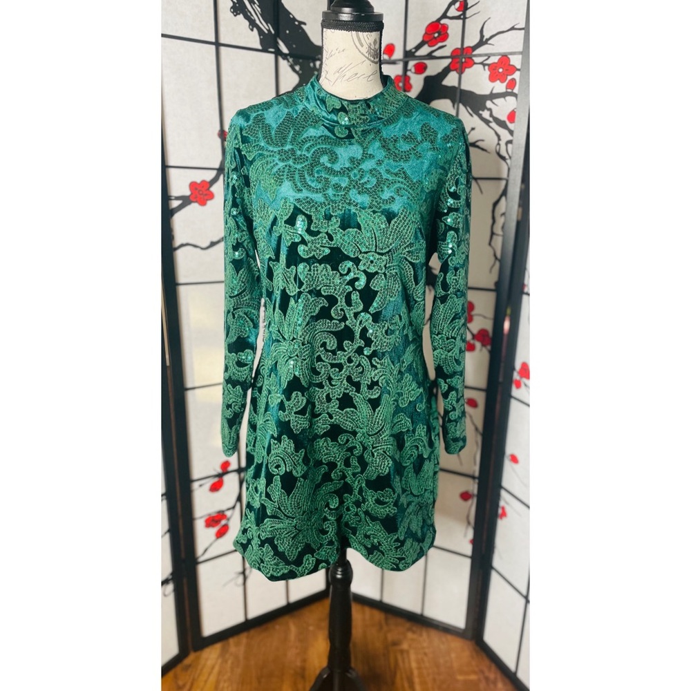 Elegant Green Patterned Dress